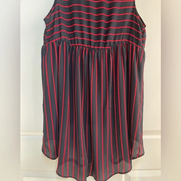 Torrid Lexie Georgette Sleeveless Hi Lo Navy Red Stripe Sheer Button Tunic Top - Picture 12 of 13